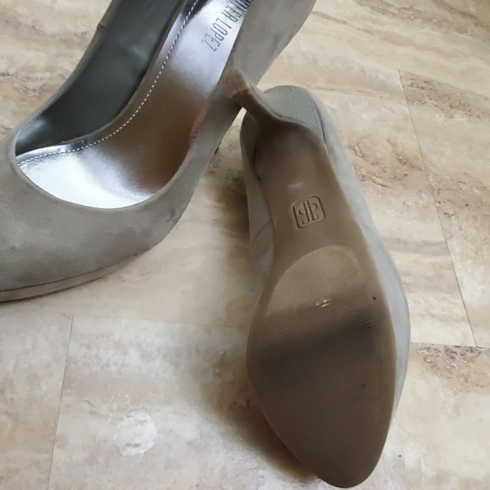 Pumps - Picture 4 of 6